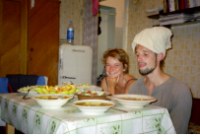 Andrej servierte uns das erste gepflegte Essen nach Wochen