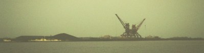 Groe verrostete Verladekrane im Hafen von UstBarguzin